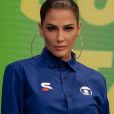 Deborah Secco usa look polêmico para comentar jogos da Copa do Mundo 2022 e divide opiniões