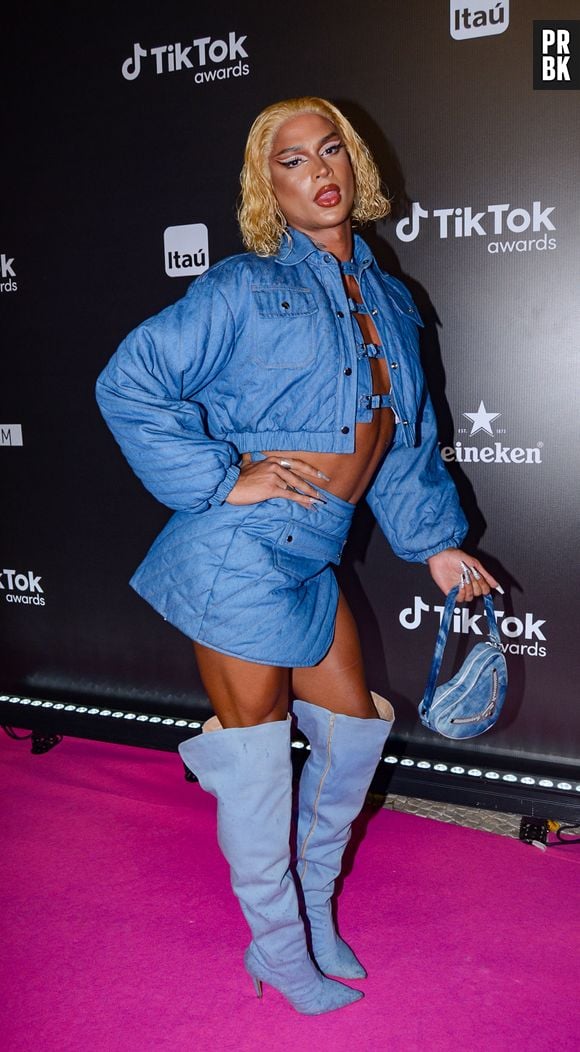 TikTok Awards 2022: anos 2000 continua bombando nos looks do evento