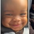 Rihanna mostra do rosto do filho, mas deixa nome em segredo