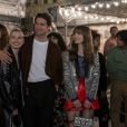 "Emily em Paris": Emily (Lily Collins), Gabriel  (Lucas Bravo)  e Camille  (Camille Razat)  continuam em dinâmica complicada na 4ª temporada