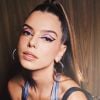 Giovanna Lancellotti investiu em sombra rosa e delineado de contorno para make criativa