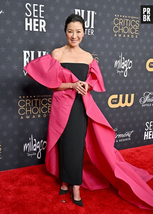 Critics Choice Awards 2023: Michelle Yeoh de Carolina Herrera