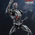  Ultron de "Os Vingadores 2", o brinquedo ficou bem real comparando ao personagem do filme 
