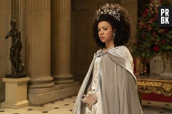 Netflix revela primeira imagem de Corey Mylchreest caracterizado como jovem Rei George em "Rainha Charlotte: Uma História Bridgerton"