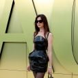  Anne Hathaway participa do Versace FW23 Show no Pacific Design Center em 09 de março de 2023 em West Hollywood, Califórnia. 