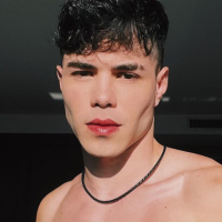 Gustavo Rocha pelado "é uma dádiva"! Influencer exibe corpo e elogia própria transformação