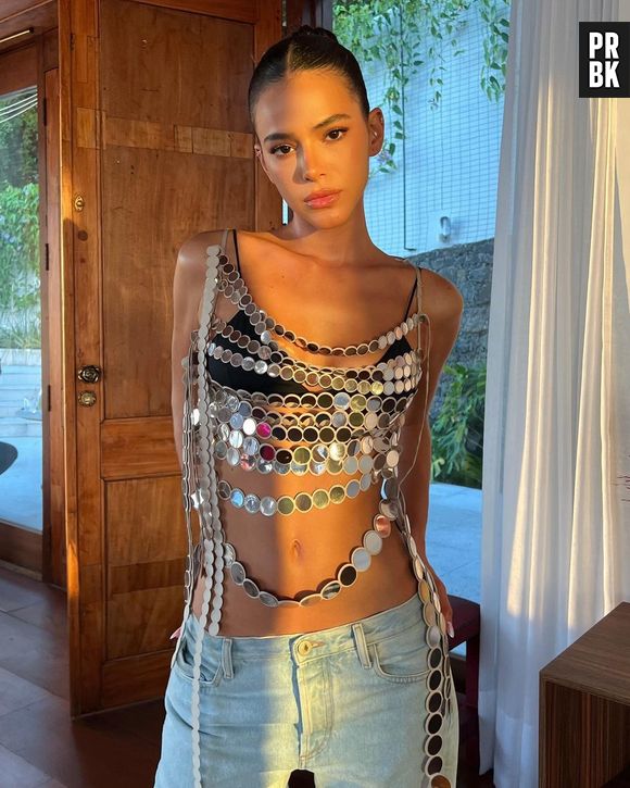 Esse top de Bruna Marquezine é perfeito e a cara do carnaval