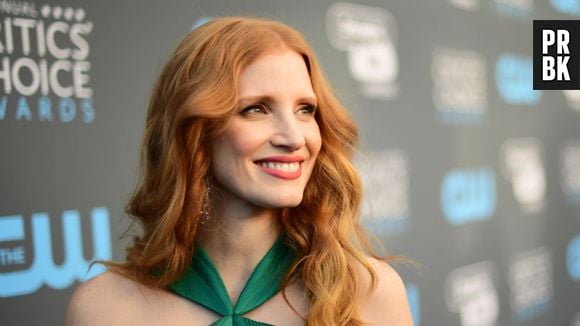 Jessica Chastain admite ter vomitado antes de beijar colega de elenco no palco: "Foi um pesadelo"