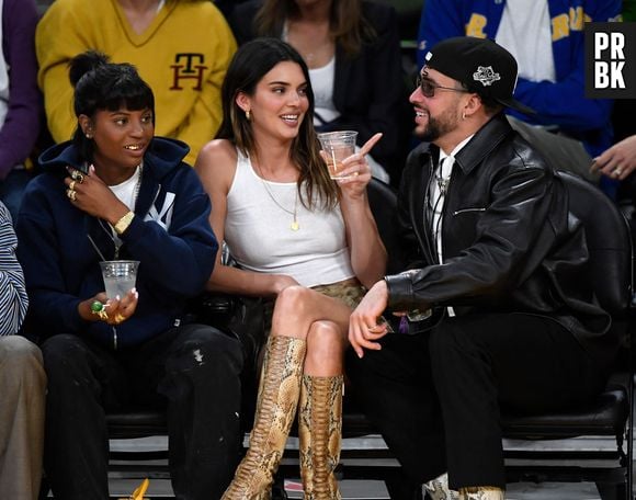 Kendall Jenner e Bad Bunny são finalmente flagrados aos beijos e confirmam que estão tendo algo