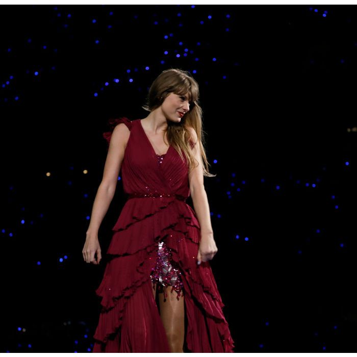 Exposição reúne uma notável coleção de roupas deslumbrantes, joias e objetos mais emblemáticos usados por Taylor Swift em todas as fases de sua carreira