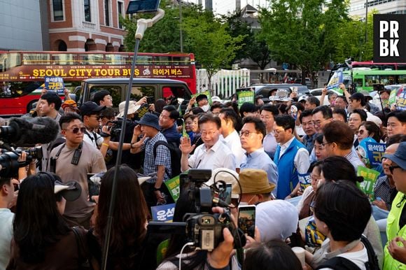 Depois de 100 suicídios, professores da Coreia do Sul protestam nas ruas contra assédio de pais e alunos