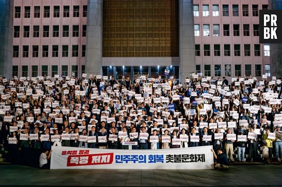 Professores da Coreia do Sul protestam nas ruas contra assédio de pais e alunos, após 100 suicídios