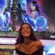 Bruna Marquezine se emocionou ao se ver na Times Square