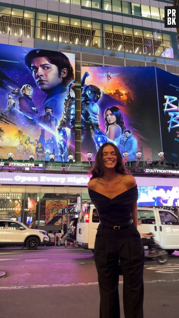 Bruna Marquezine chorou ao ver sua foto na Times Square