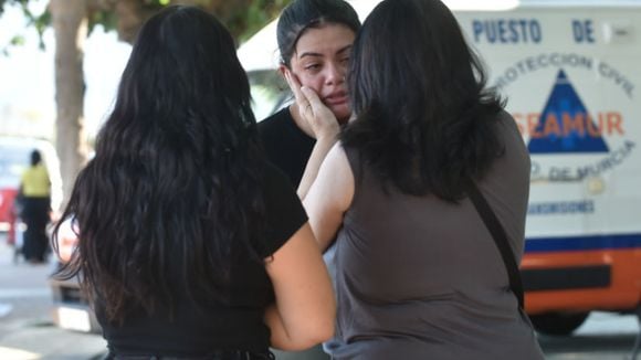 Incêndio deixa pelo menos 13 mortos na Espanha. Vídeo mostra desespero de vítimas e familiares