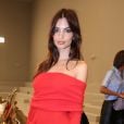  Emily Ratajkowski foi mais uma que apostou no vermelho na Paris Fashion Week 2023 