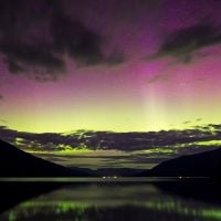 Aurora Boreal Rosa: o raro fenômeno que tomou conta dos céus da Noruega