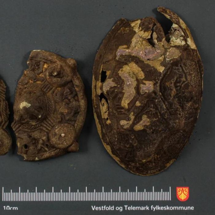 Tesouro Viking encontrado na Noruega seriam broches pertencentes a uma mulher