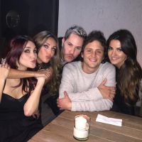 RBD finalmente de volta? Anahi posta fotos com ex-colegas de banda e fãs piram nas redes sociais!
