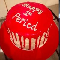 Festa para 1ª menstruação das filhas vira trend entre os pais! Decoração tem réplica de útero e cores vermelho e rosa