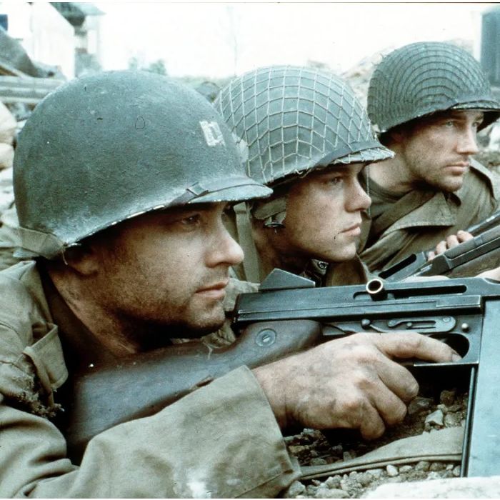  Entre os filmes de guerra mais aclamados, este tem uma pequena gafe: a equipe técnica foi capturada na tomada 