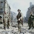  Embora seja um marco no cinema de guerra, não escapou de uma falha curiosa: a equipe foi vista na filmagem 
