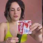Terrorismo nutricional? Kéfera combina pepino com gelatina diet para evitar doce e é criticada