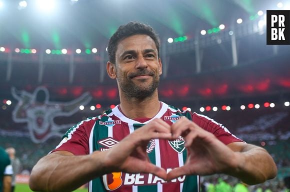 Chocante! Assaltantes apontam arma para cabeça de Fred e roubam ídolo do Fluminense em 50 segundos