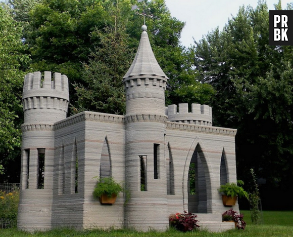 Com uma impressora 3D gigante, casas e castelos já foram criados. Moraria em um desse?