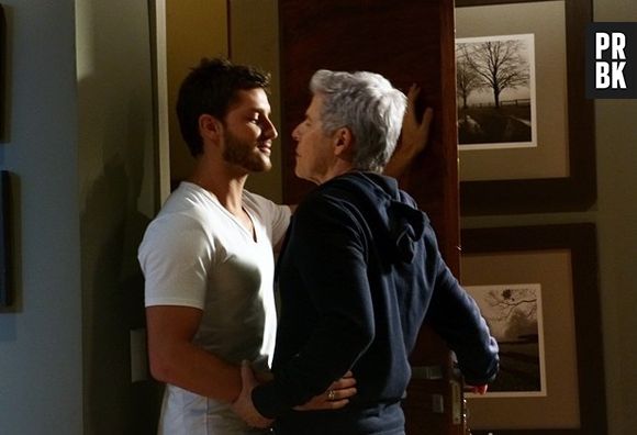 Léo (Klebber Toledo) e Claudio (José Mayer) fazem casal gay em "Império"