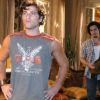 Em "América", Júnior (Bruno Gagliasso) demorou para descobrir que era gay e se apaixonar pelo peão Zeca (Erom Cordeiro)