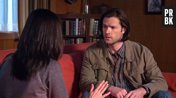 Sam (Jared Padalecki) desconfia que Dean (Jensen Ackles) está escondendo algo em "Supernatural"S