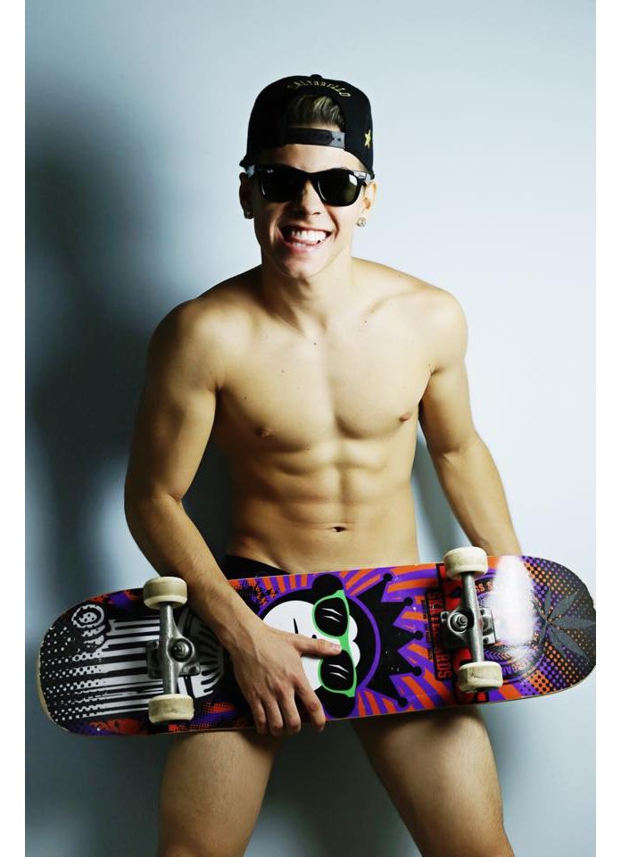 Mc Biel Publica Foto So De Cueca No Instagram Confira Outros Cliques Ousados Do Gato Purebreak