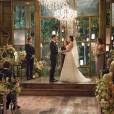 Damon (Ian Somerhalder) e Elena (Nina Dobrev) são padrinhos do casamento em "The Vampire Diaries"