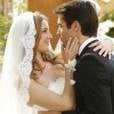 Daniel (Joshua Bowman) e Emily (Emily VanCamp) se casarão em "Revenge"