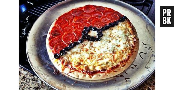 O que dizer sobre está pizza em forma de Pokebola?!