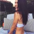  Kendall Jenner conseguiu sensualizar at&eacute; com o sorrisinho meigo! 
