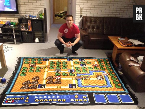 Game clássico "Super Mario 3" vira tapete feito todo de crochê!