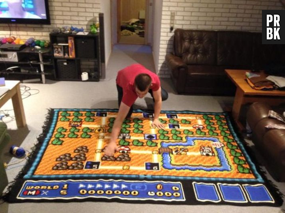 O tapete de "Super Mario Bros." também serve como um cobertor bem quentinho