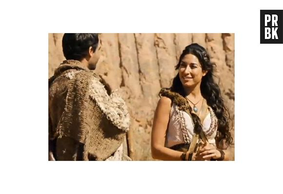Zípora (Giselle Itiê) e Moisés (Guilherme Wintes) vão ter primeira noite de amor em "Dez Mandamentos"
