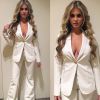 Bárbara Evans arrasa nos looks - e nos decotes também