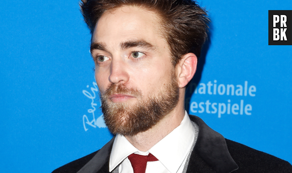 Robert Pattinson é bastante conhecido por interpretar o vampiro Edward Cullen, na franquia "Crepúsculo"