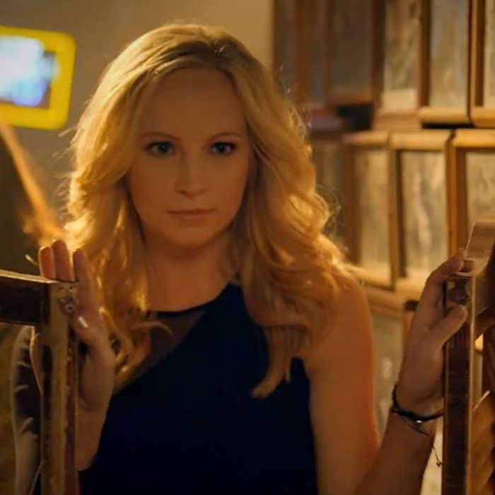 Caroline (Candice Accola) vai relembrar seus momentos com Katherine (Nina Dobrev) em &quot;The Vampire Diaries&quot;
