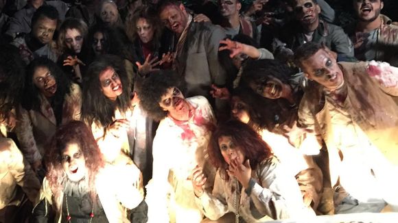 No "Programa Silvio Santos": de "Fear The Walking Dead", pegadinha assusta passageiros de táxi!