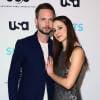 Troian Bellisario vai contracenar novamente com seu noivo Patrick J. Adams em "Suits"