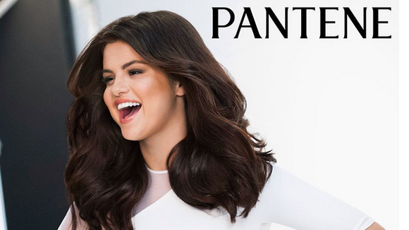 Selena Gomez arrasa em novo comercial de shampoo e mostra os fios perfeitos
