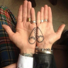 Muitos amigos por aí se chamam de vários nomes feios e mesmo assim se amam, igual esses que fizeram até uma tatuagem juntos
