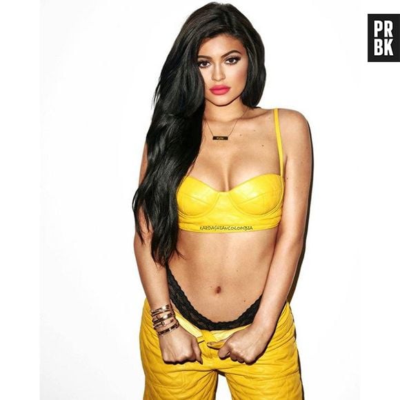 Kylie Jenner mostra sua sensualidade na revista Galore