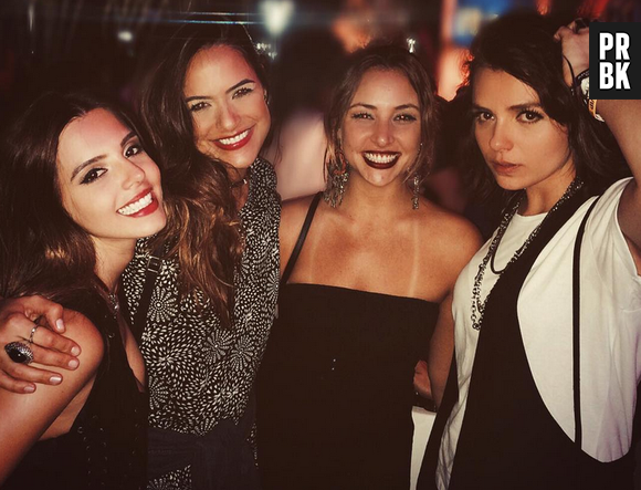 Giovanna Lancelotti não poupou as selfies ao lado das amigas no Rock in Rio 2015