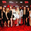 Nick Jonas postou uma foto no Instagram ao lado do elenco completo de "Scream Queens"